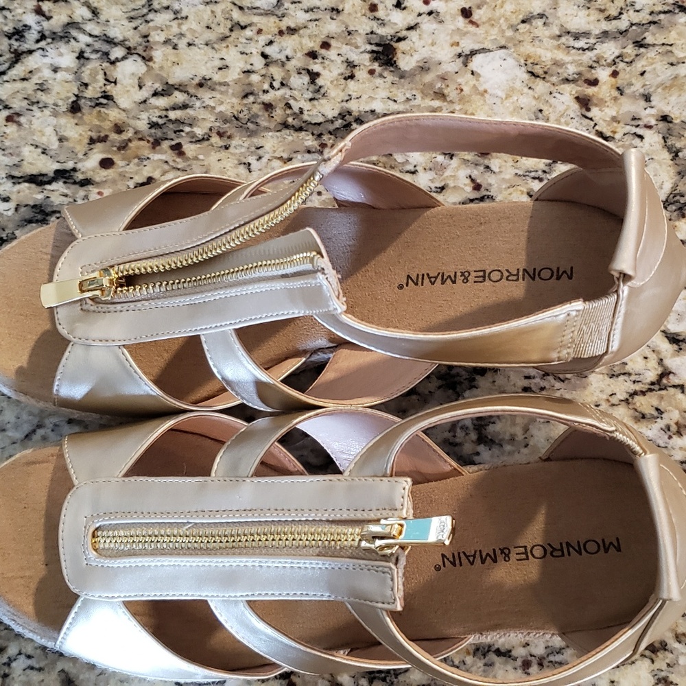 Monroe & Main Front Zip Sandals